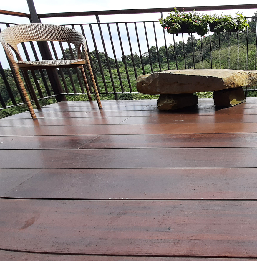 Luxer Deck Application